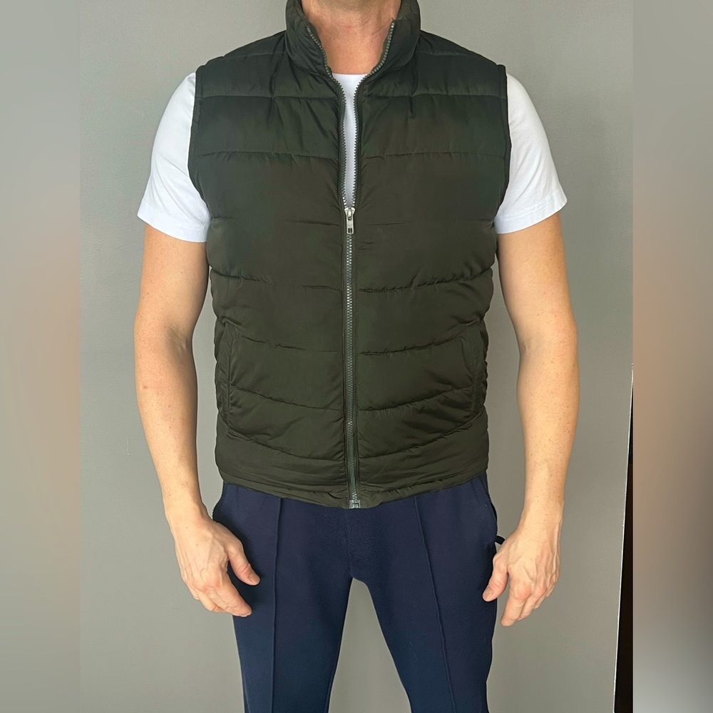 Gap Men’s Black/Dark Green Vest szM